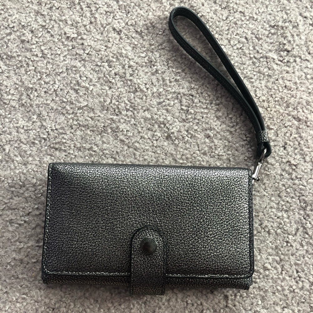 NWT COACH Phone Clutch Metallic Leather